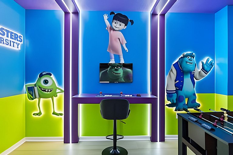 5 Bd / 4.5 Ba / Sleeps 14 / Windsor Cay Resort