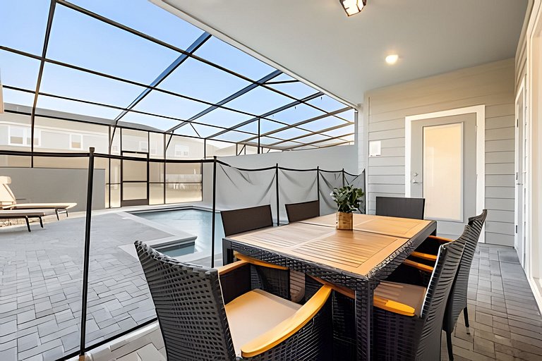 5 Bd / 4.5 Ba / Sleeps 14 / Windsor Cay Resort