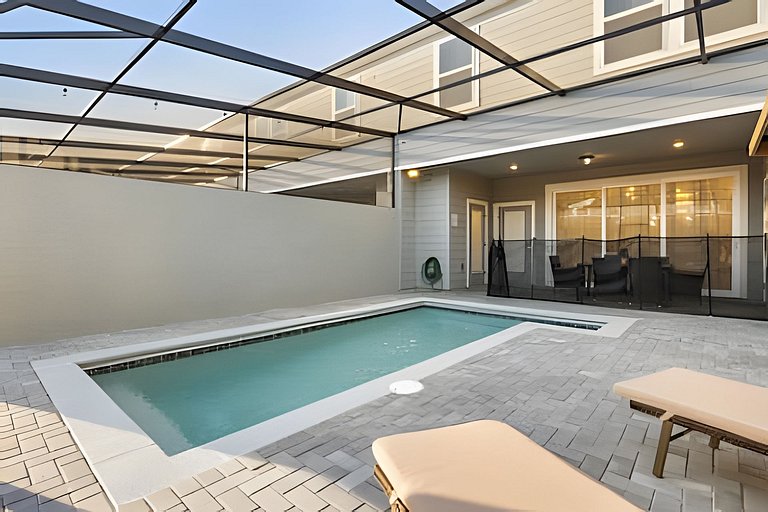 5 Bd / 4.5 Ba / Sleeps 14 / Windsor Cay Resort