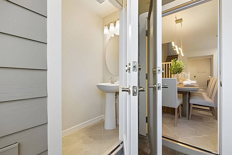 5 Bd / 4.5 Ba / Sleeps 14 / Windsor Cay Resort