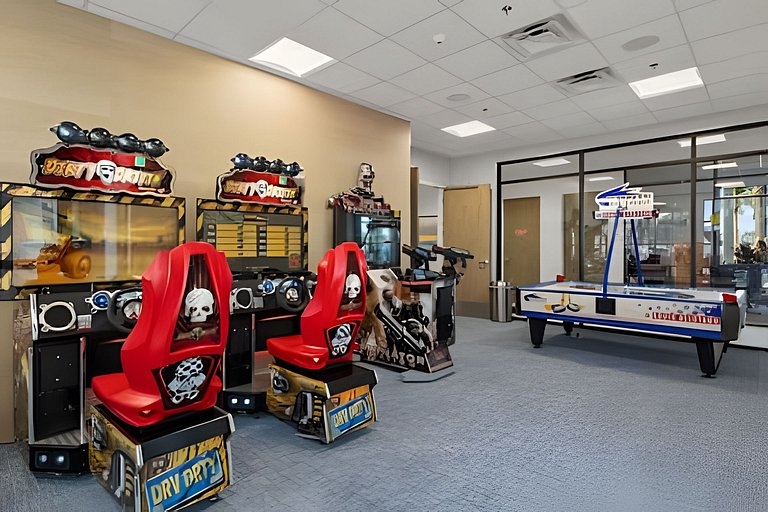 5 Bd / 4.5 Ba / Sleeps 14 / Windsor Cay Resort