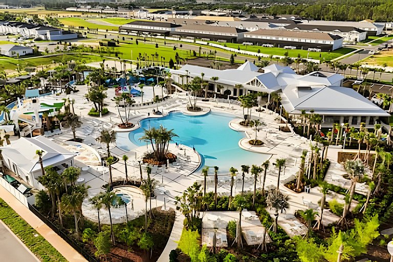 5 Bd / 4.5 Ba / Sleeps 14 / Windsor Cay Resort