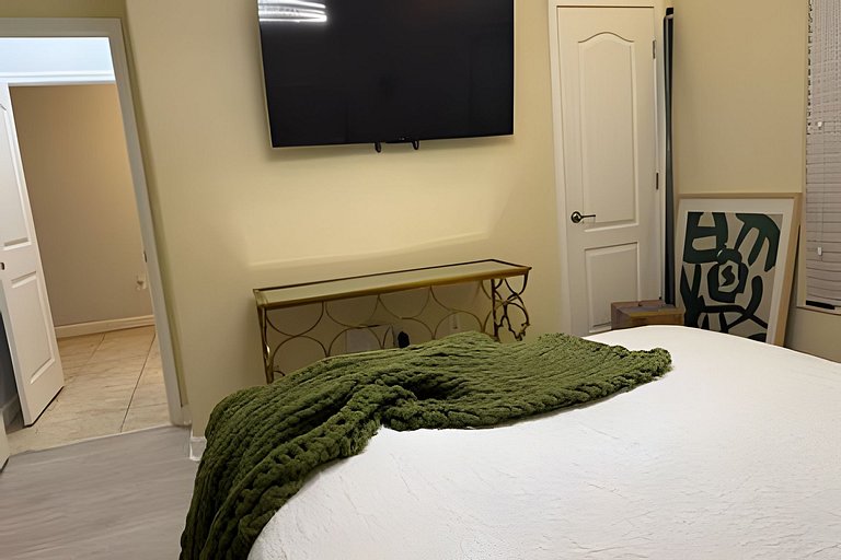 4 Bd / 3 Ba / Sleeps 11/ Storey Lake Resort