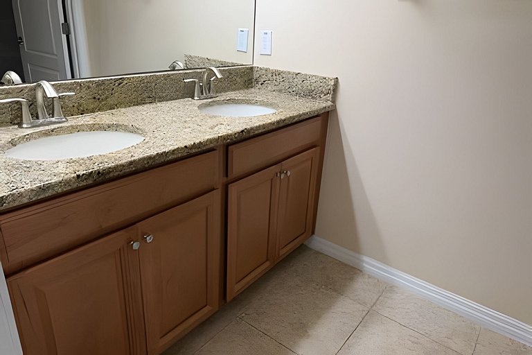 4 Bd / 3 Ba / Sleeps 11/ Storey Lake Resort