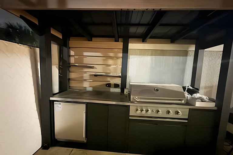 4 Bd / 3 Ba / Sleeps 11/ Storey Lake Resort