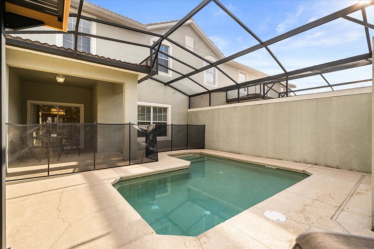 4 Bd / 3 Ba / Sleeps 11/ Storey Lake Resort