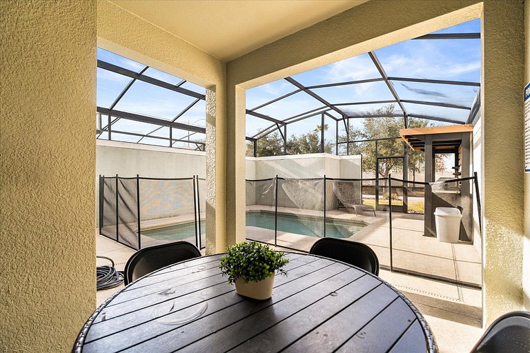 4 Bd / 3 Ba / Sleeps 11/ Storey Lake Resort