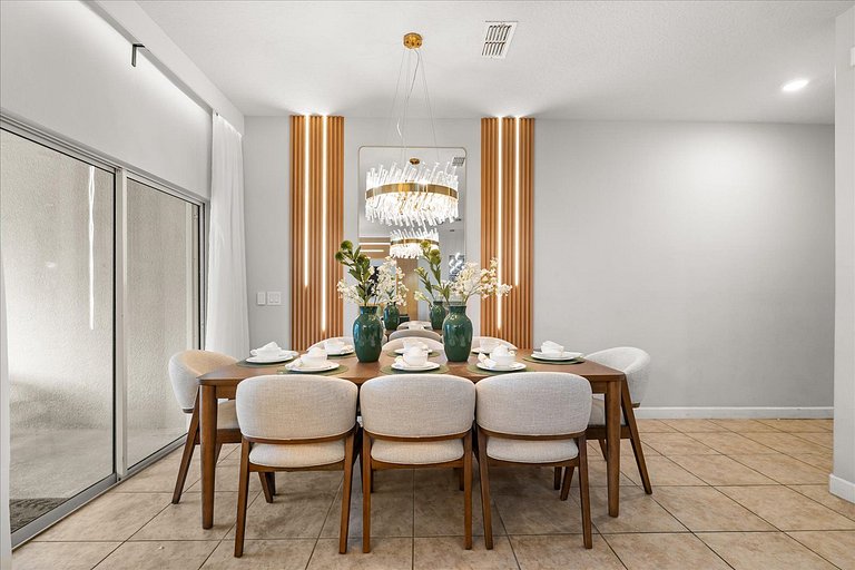 4 Bd / 3 Ba / Sleeps 11/ Storey Lake Resort