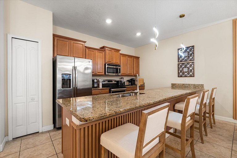 4 Bd / 3 Ba / Sleeps 11/ Storey Lake Resort