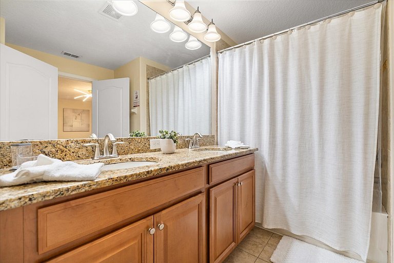 4 Bd / 3 Ba / Sleeps 11/ Storey Lake Resort