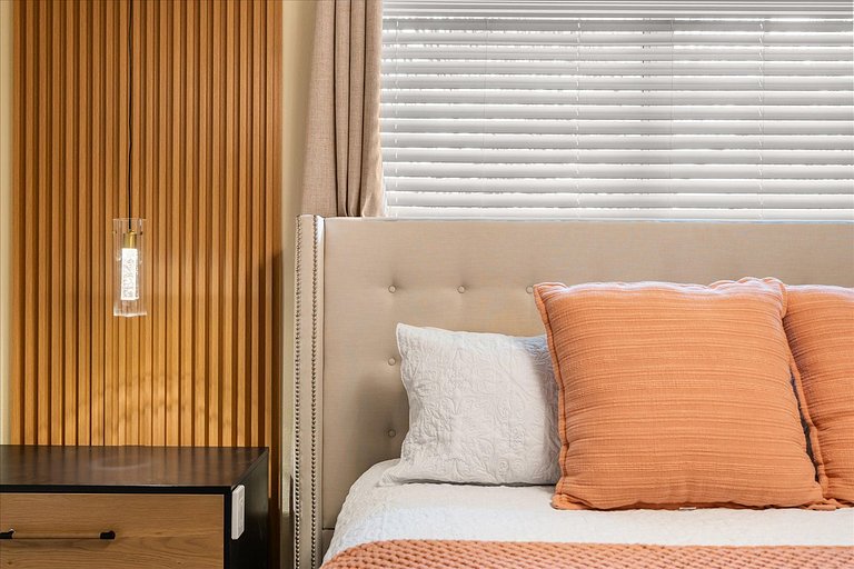 4 Bd / 3 Ba / Sleeps 11/ Storey Lake Resort