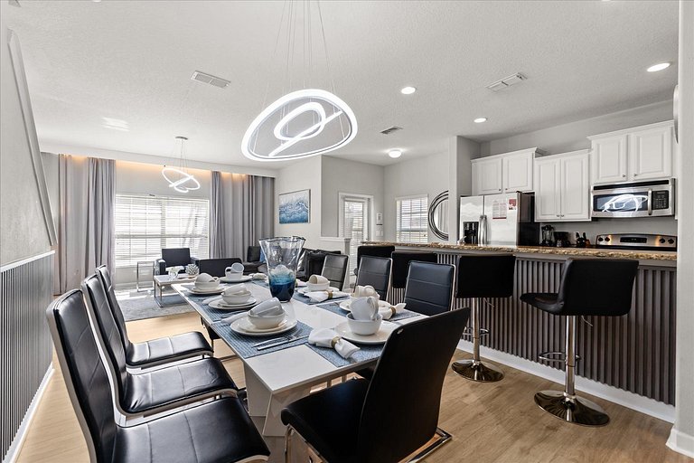 Comfortable 5BR home at Paradise Palms Resort