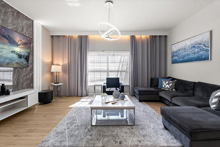 Comfortable 5BR home at Paradise Palms Resort