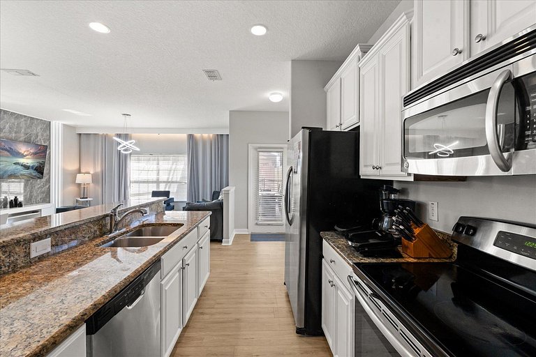 Comfortable 5BR home at Paradise Palms Resort