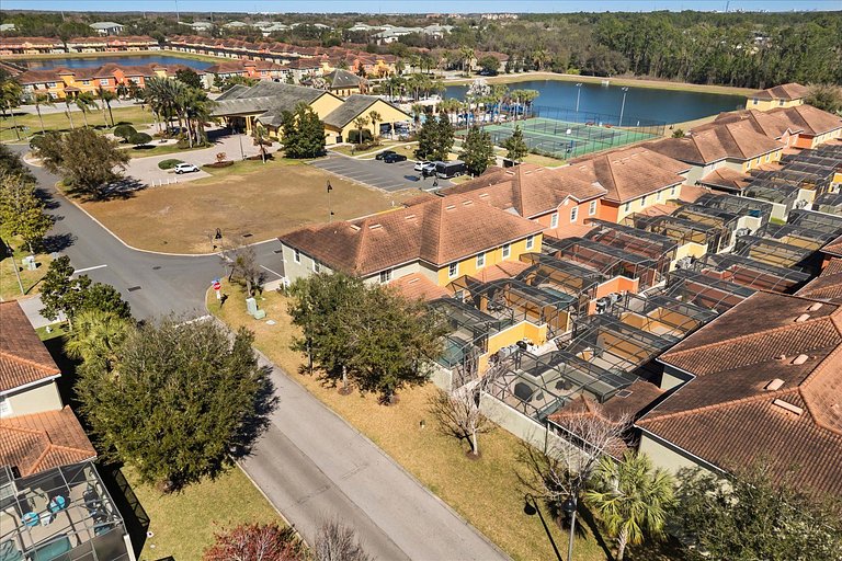 Comfortable 5BR home at Paradise Palms Resort