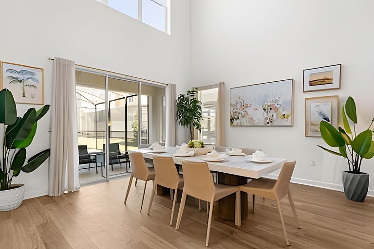 5 Bd / 5 Ba / Sleeps 14 / Reunion Village