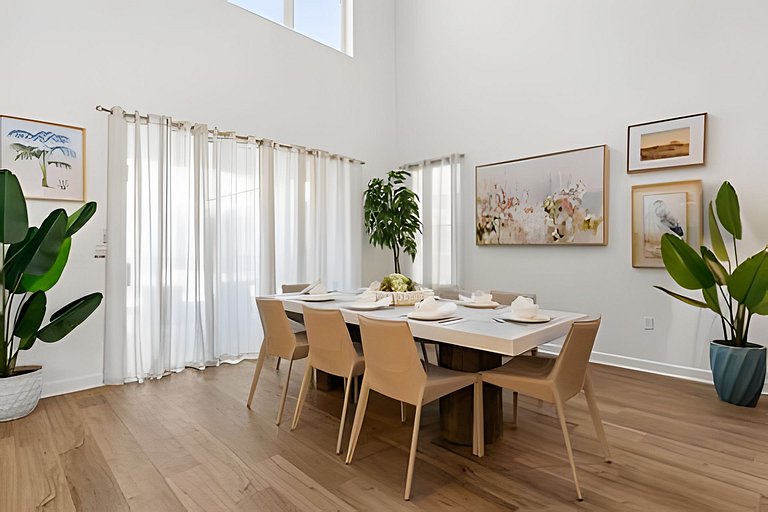 5 Bd / 5 Ba / Sleeps 14 / Reunion Village