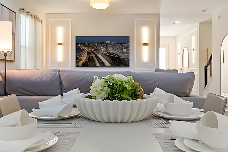 5 Bd / 5 Ba / Sleeps 14 / Reunion Village