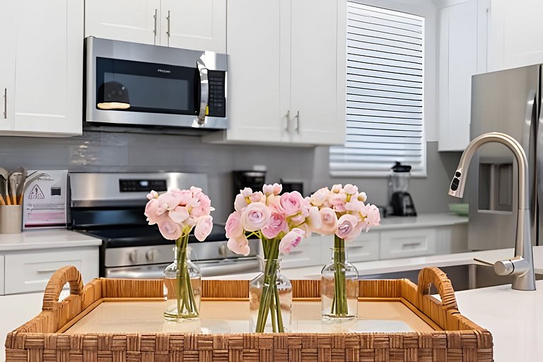 5 Bd / 5 Ba / Sleeps 14 / Reunion Village