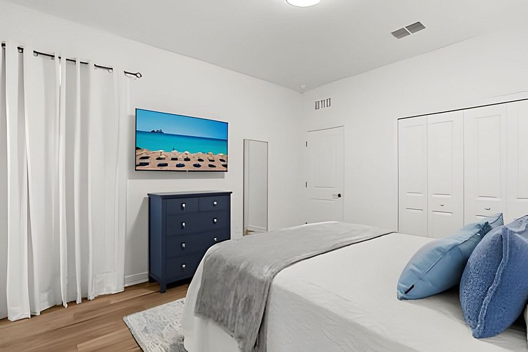 5 Bd / 5 Ba / Sleeps 14 / Reunion Village