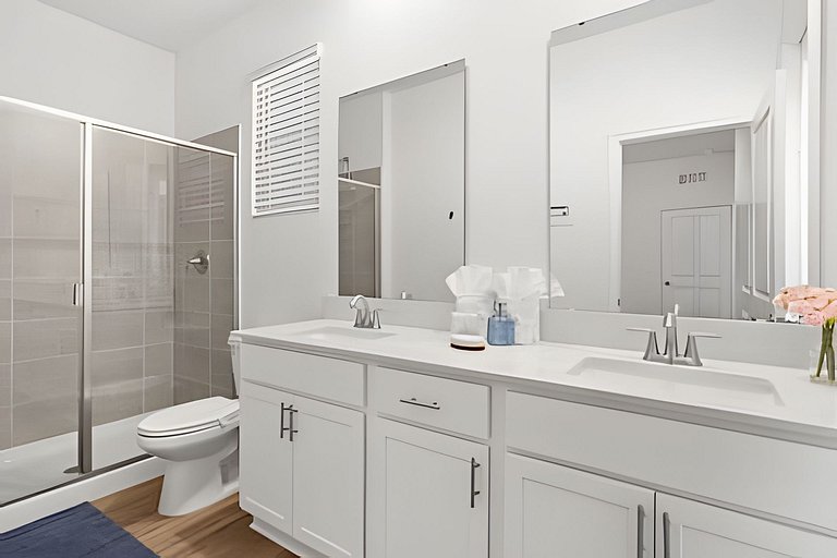 5 Bd / 5 Ba / Sleeps 14 / Reunion Village