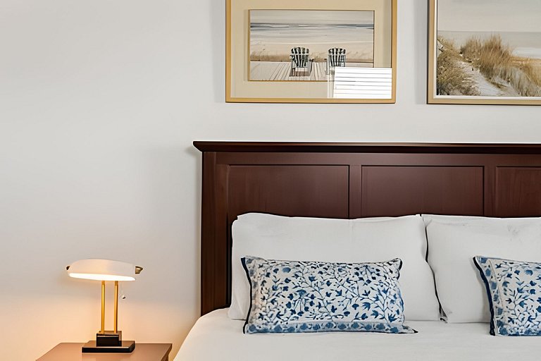 5 Bd / 5 Ba / Sleeps 14 / Reunion Village