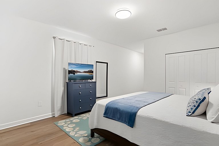 5 Bd / 5 Ba / Sleeps 14 / Reunion Village