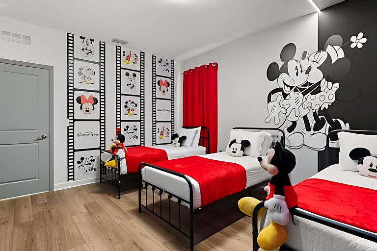 5 Bd / 5 Ba / Sleeps 14 / Reunion Village