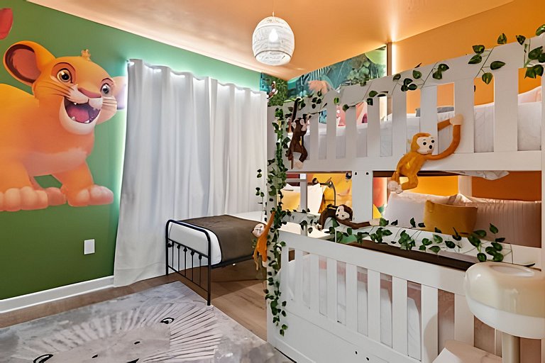 5 Bd / 5 Ba / Sleeps 14 / Reunion Village