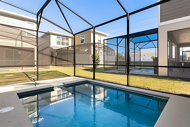 5 Bd / 5 Ba / Sleeps 14 / Reunion Village