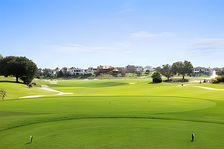 5 Bd / 5 Ba / Sleeps 14 / Reunion Village