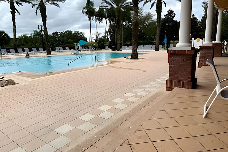 5 Bd / 5 Ba / Sleeps 14 / Reunion Village