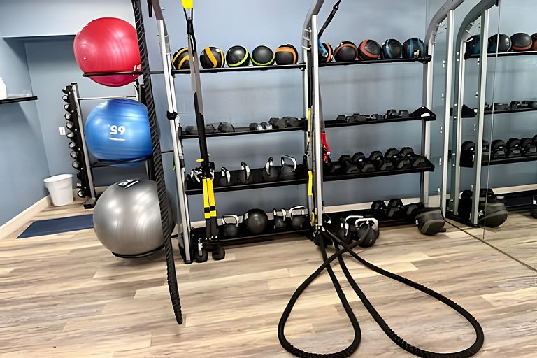 5 Bd / 5 Ba / Sleeps 14 / Reunion Village