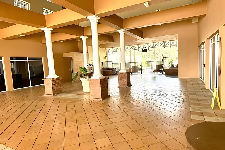 5 Bd / 5 Ba / Sleeps 14 / Reunion Village