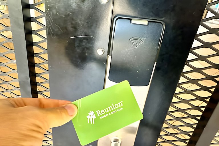 5 Bd / 5 Ba / Sleeps 14 / Reunion Village