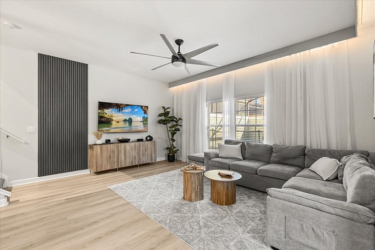 5 Bd / 4 Ba / Sleeps 12 / Paradise Palms Resort