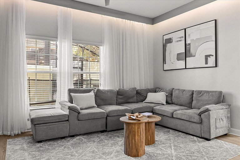 5 Bd / 4 Ba / Sleeps 12 / Paradise Palms Resort