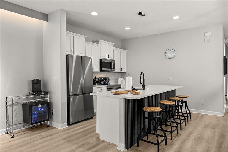 5 Bd / 4 Ba / Sleeps 12 / Paradise Palms Resort