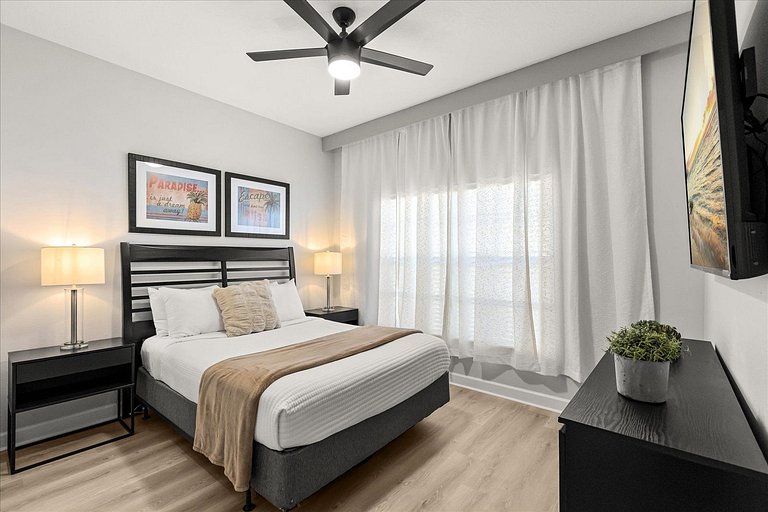 5 Bd / 4 Ba / Sleeps 12 / Paradise Palms Resort