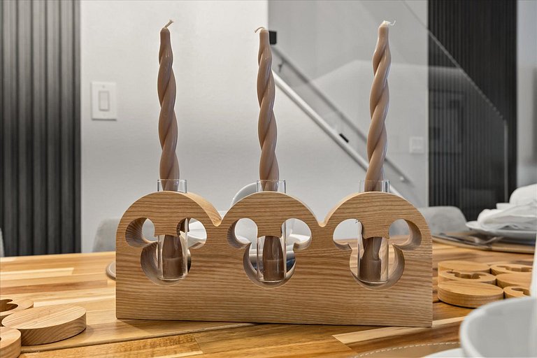 5 Bd / 4 Ba / Sleeps 12 / Paradise Palms Resort