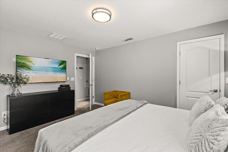 5 Bd / 4 Ba / Sleeps 12 / Paradise Palms Resort