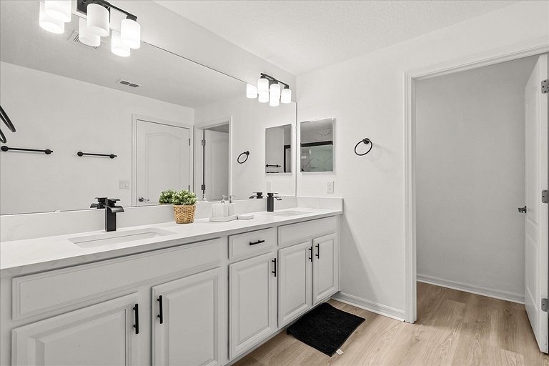 5 Bd / 4 Ba / Sleeps 12 / Paradise Palms Resort