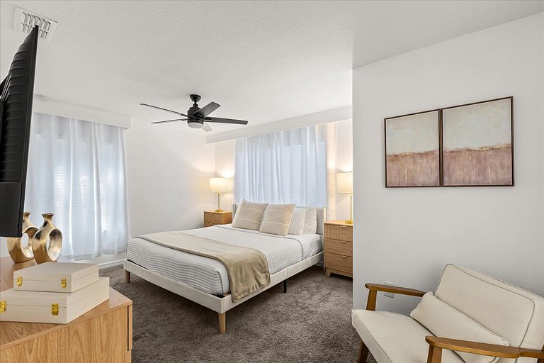 5 Bd / 4 Ba / Sleeps 12 / Paradise Palms Resort