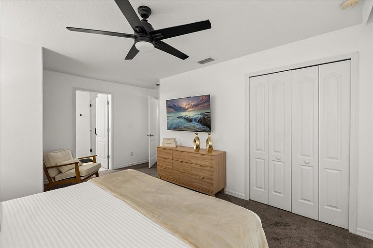 5 Bd / 4 Ba / Sleeps 12 / Paradise Palms Resort