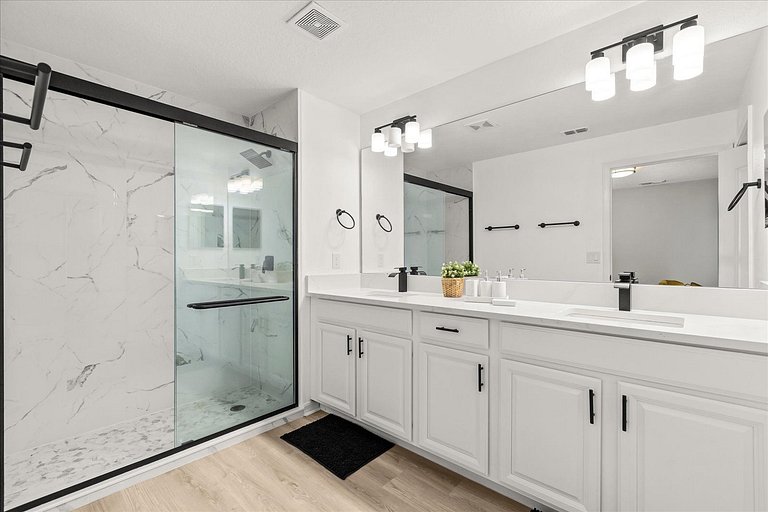 5 Bd / 4 Ba / Sleeps 12 / Paradise Palms Resort