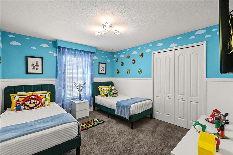 5 Bd / 4 Ba / Sleeps 12 / Paradise Palms Resort