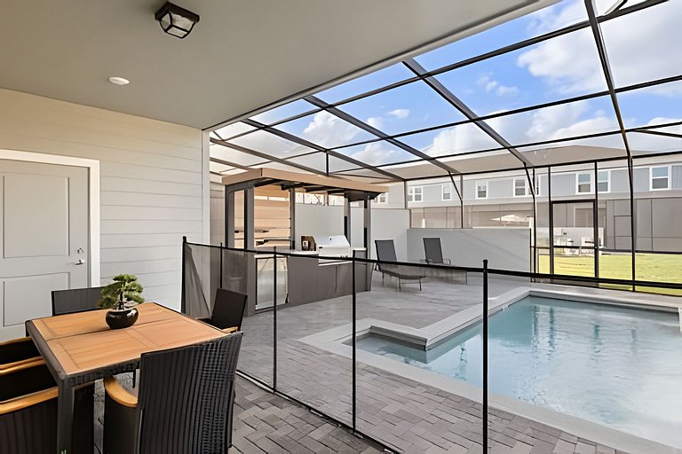 5 Bd / 4.5 Ba / Sleeps 14 / Windsor Cay Resort