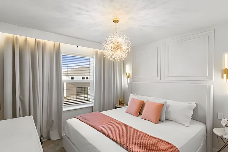 5 Bd / 4.5 Ba / Sleeps 14 / Windsor Cay Resort