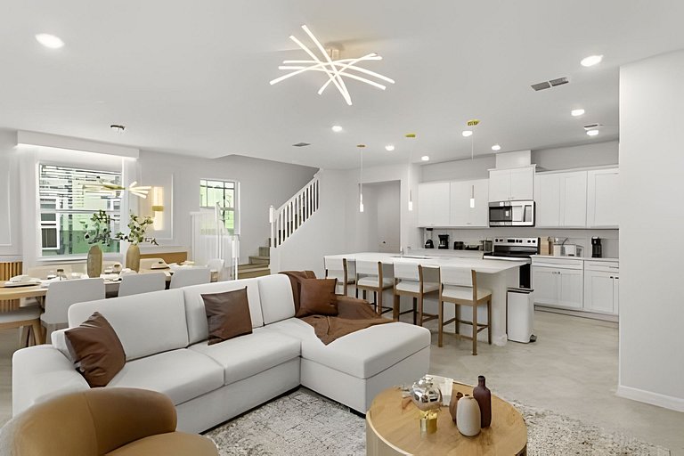 5 Bd / 4.5 Ba / Sleeps 14 / Windsor Cay Resort