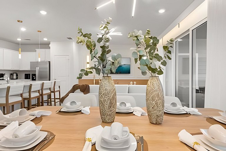 5 Bd / 4.5 Ba / Sleeps 14 / Windsor Cay Resort